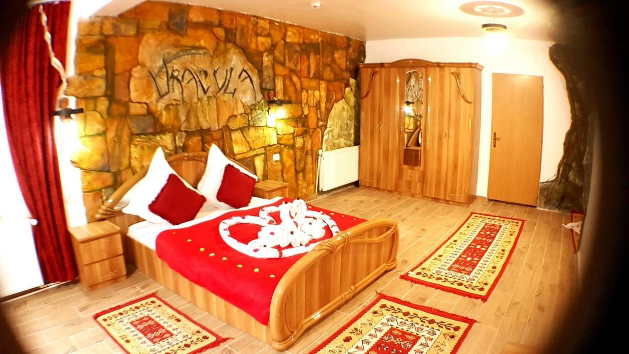 Pensiunea Dracula & Spa Căpăţîneni-Ungureni Exteriör bild