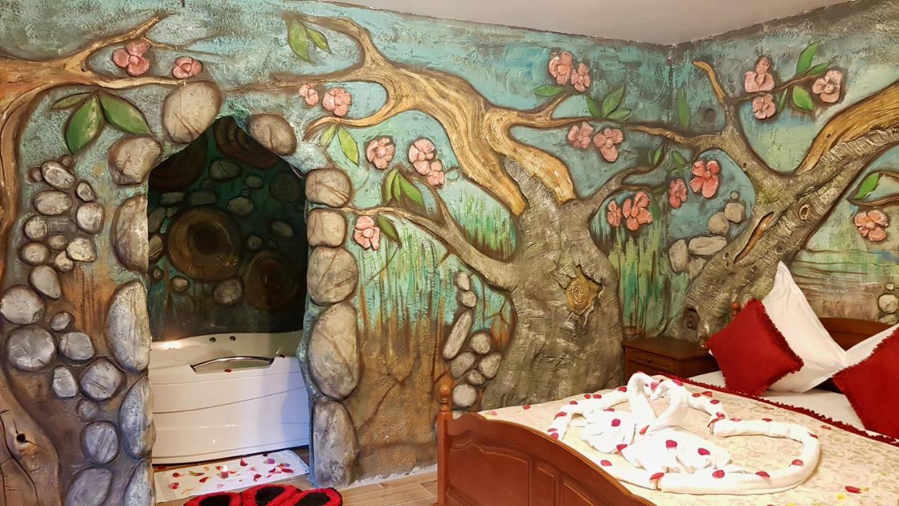 Pensiunea Dracula & Spa Căpăţîneni-Ungureni Exteriör bild