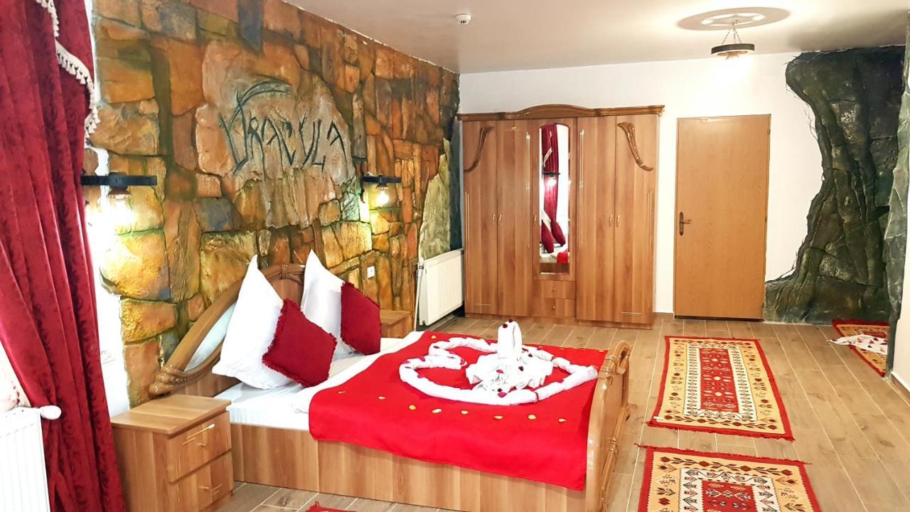 Pensiunea Dracula & Spa Căpăţîneni-Ungureni Exteriör bild