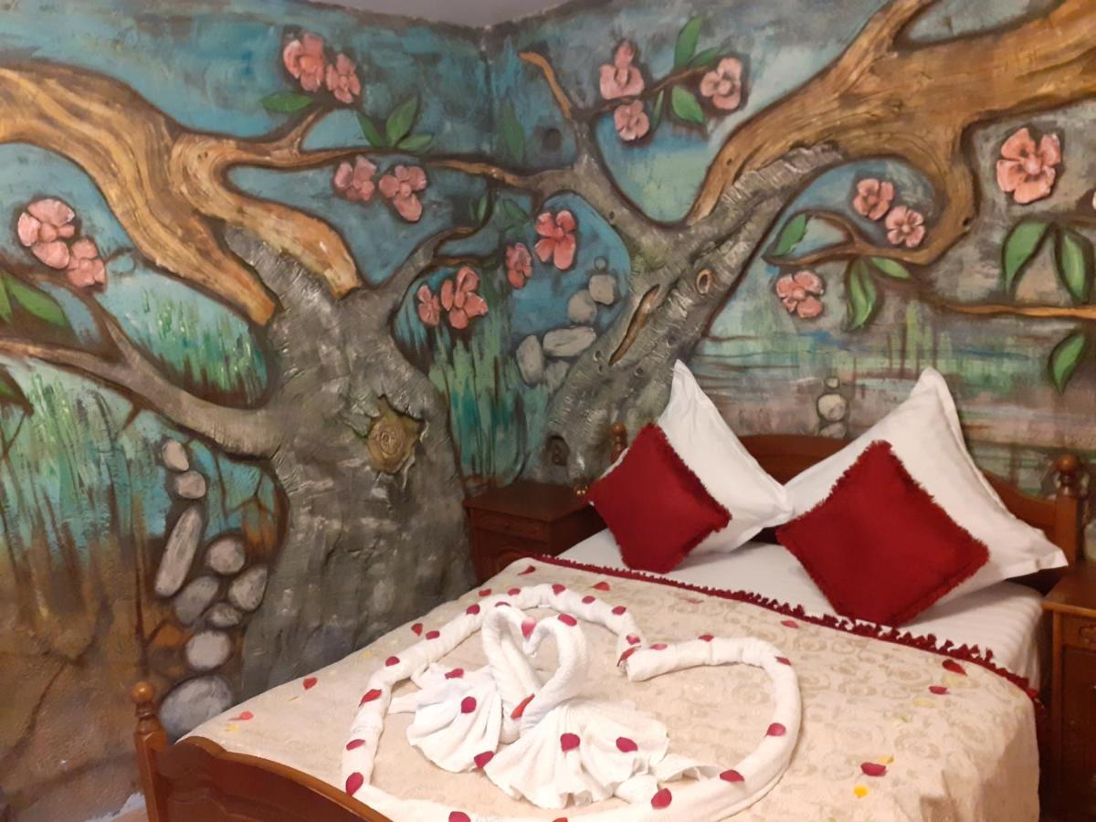 Pensiunea Dracula & Spa Căpăţîneni-Ungureni Exteriör bild