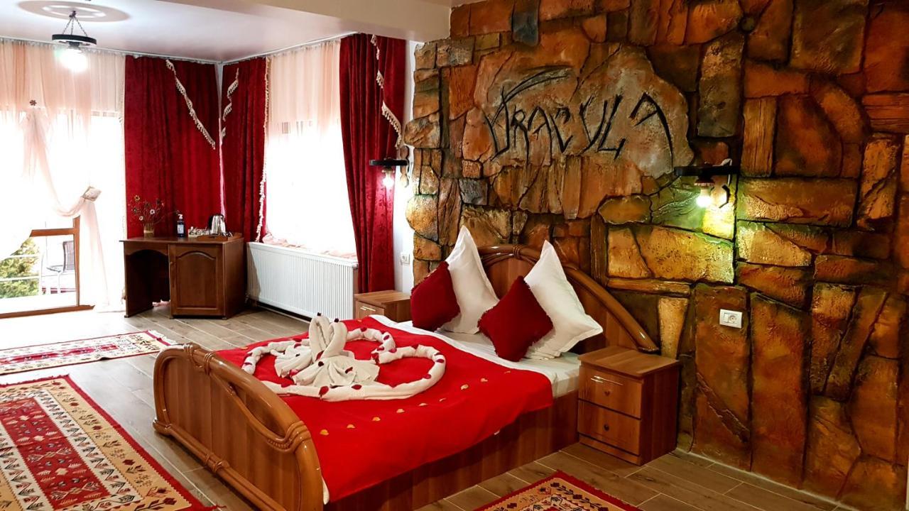 Pensiunea Dracula & Spa Căpăţîneni-Ungureni Exteriör bild