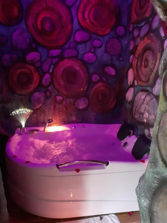 Pensiunea Dracula & Spa Căpăţîneni-Ungureni Exteriör bild