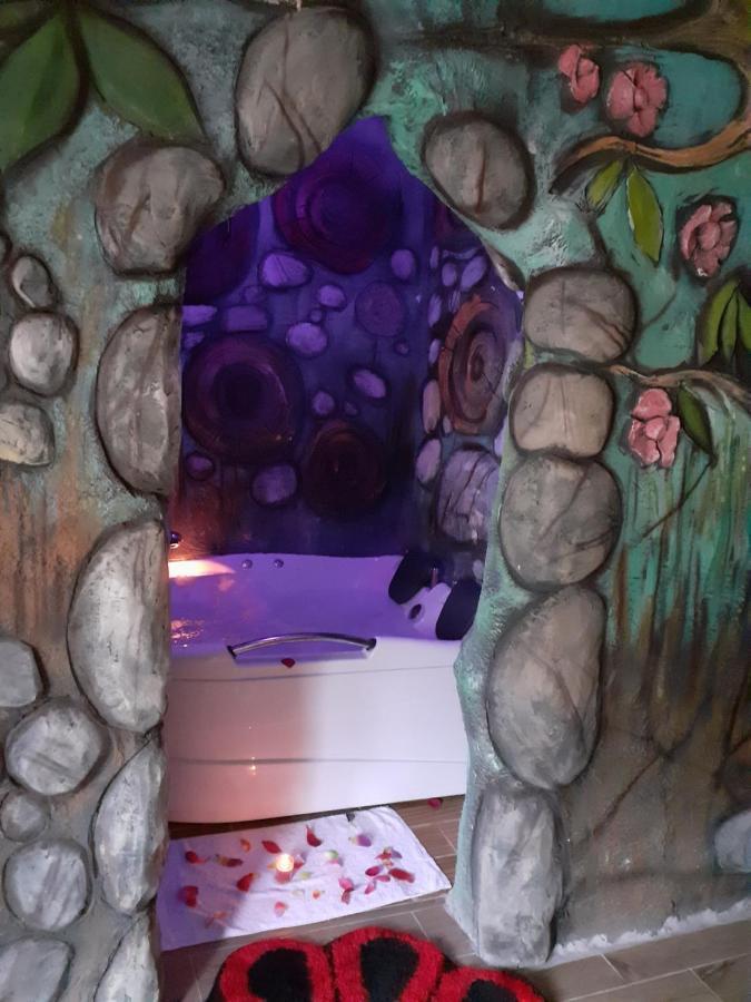 Pensiunea Dracula & Spa Căpăţîneni-Ungureni Exteriör bild