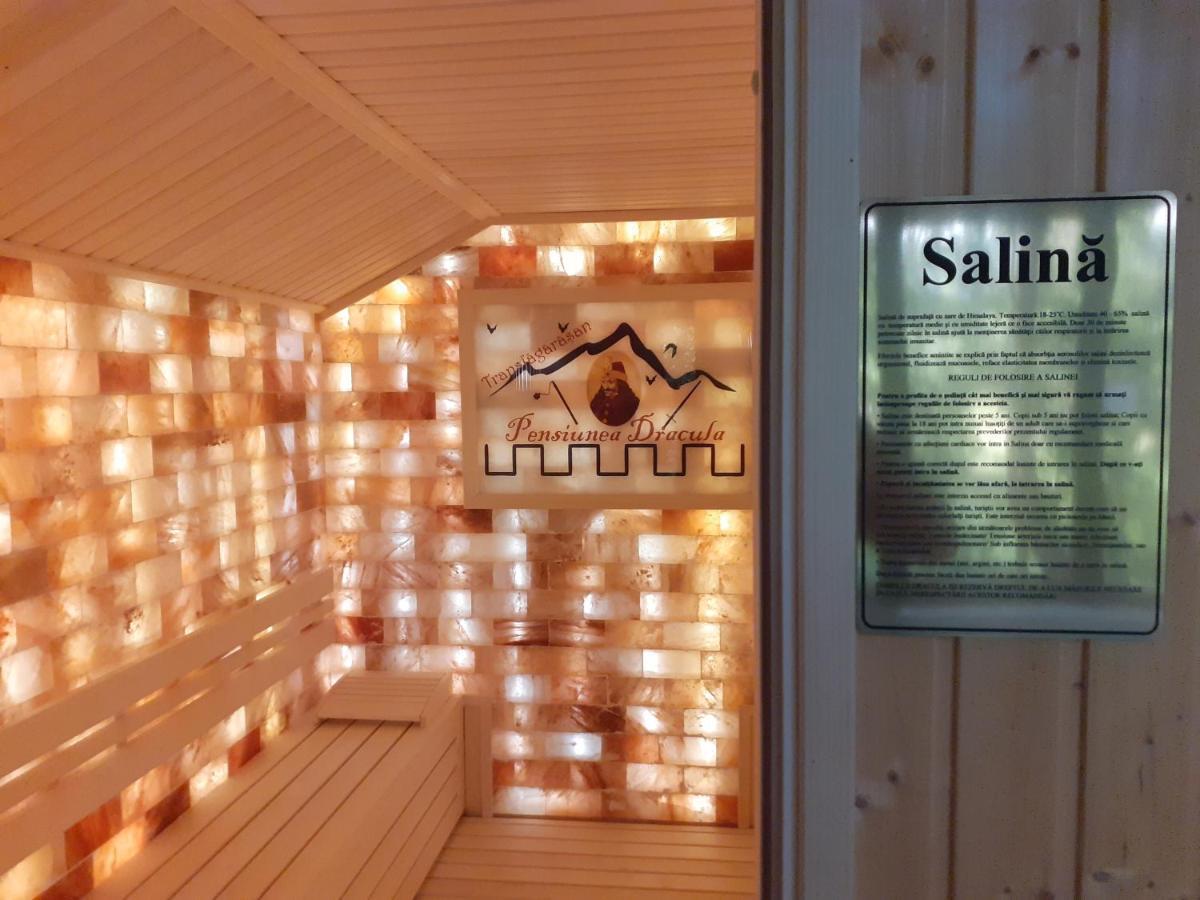 Pensiunea Dracula & Spa Căpăţîneni-Ungureni Exteriör bild