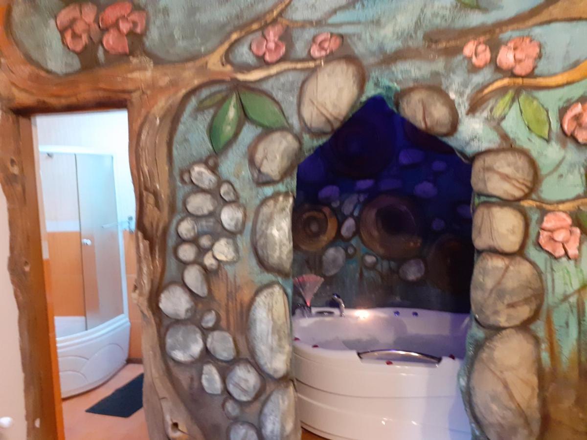 Pensiunea Dracula & Spa Căpăţîneni-Ungureni Exteriör bild