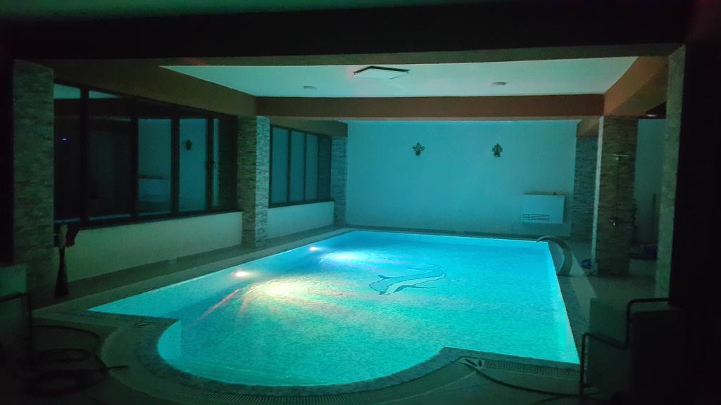 Pensiunea Dracula & Spa Căpăţîneni-Ungureni Exteriör bild