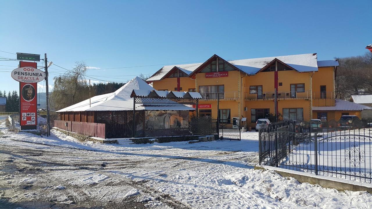 Pensiunea Dracula & Spa Căpăţîneni-Ungureni Exteriör bild